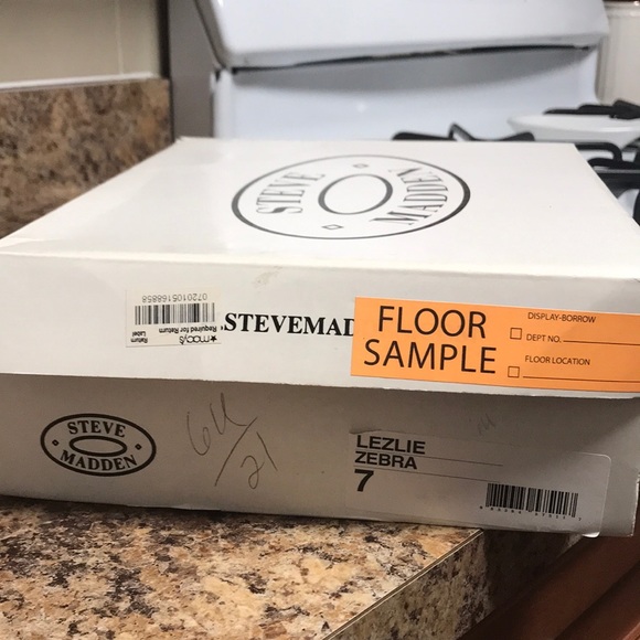 Woman’s heels - Picture 6 of 6